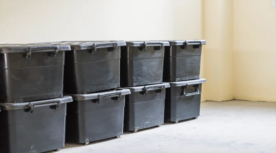 7 Business Advantages of Plastic Storage Bins and Containers