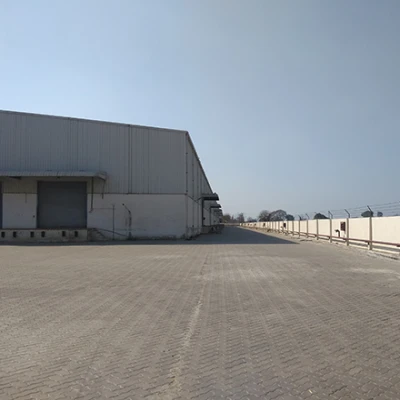 SQFTRW-44 Warehouse is available for Lease