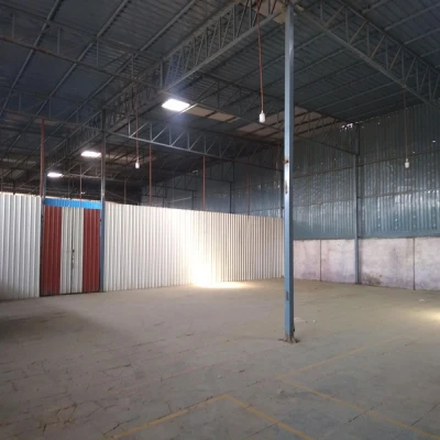 SQFTRW-81 Warehouse for Lease