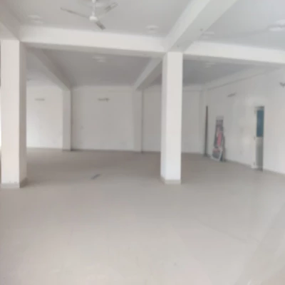 SQFTRW-4255 Ready Warehouse Available (Showroom)